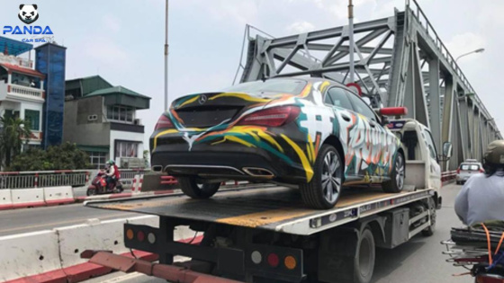 Dán Decal Xe Ô Tô Có Bị Phạt Không? Quy Định Mới Nhất Chủ Xe Cần Biết