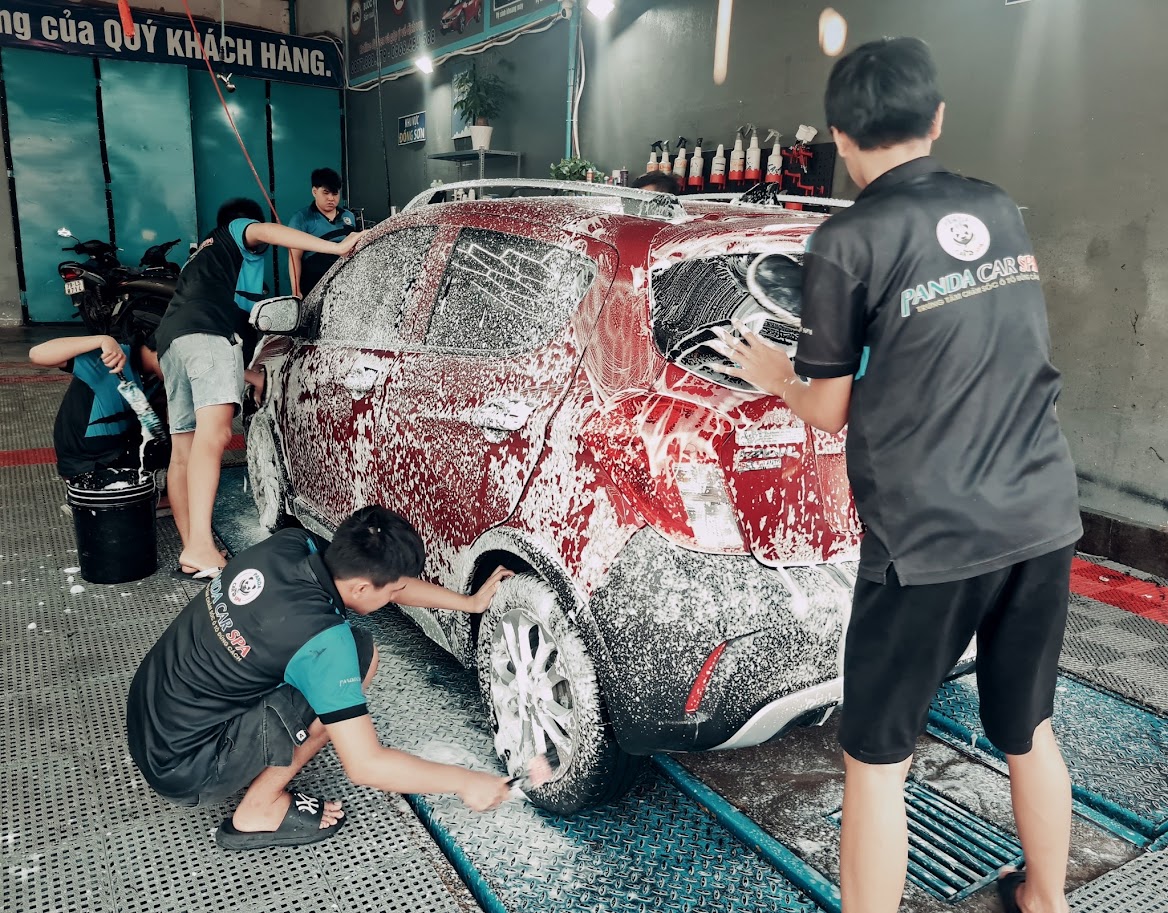 Rửa xe và bảo vệ sơn đúng cách tại Panda Car Spa